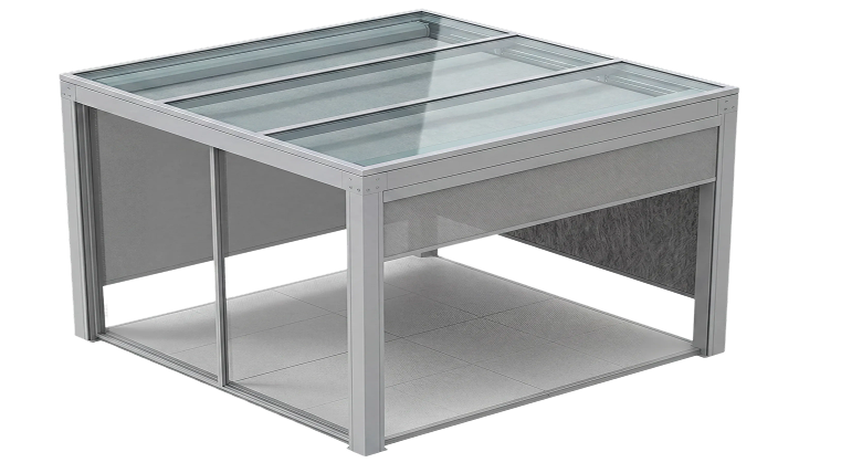 Terrassenüberdachung mit Glasdach und Aluminiumrahmen, modern gestaltet.
